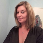 Profil von Riyana